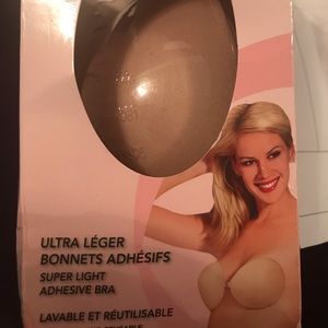 Adhesive bra
